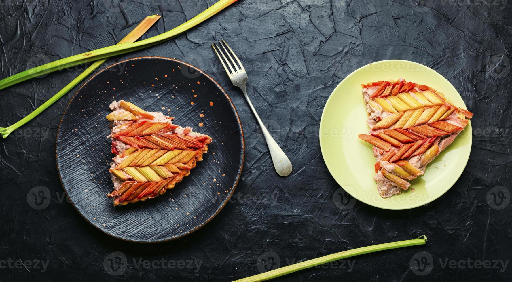 traditioneller Rhabarberkuchen, Draufsicht foto