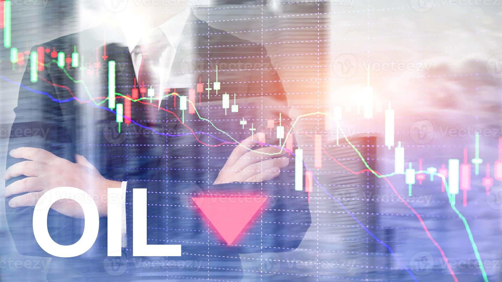 Öltrend nach unten. Kerze-Diagramm-Diagramm Ölfässer und ein Finanzdiagramm auf abstrakten betriebswirtschaftlichen Hintergrund. Ölpreis nach unten. Lauf Pfeil nach unten foto