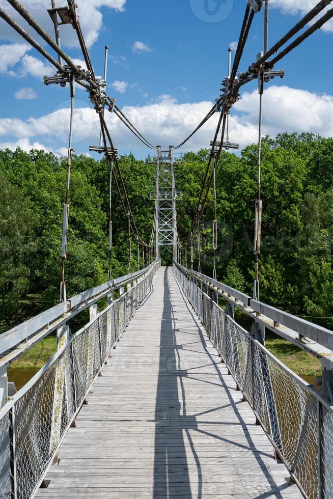 Schrägseilbrücke über den Fluss Neman foto