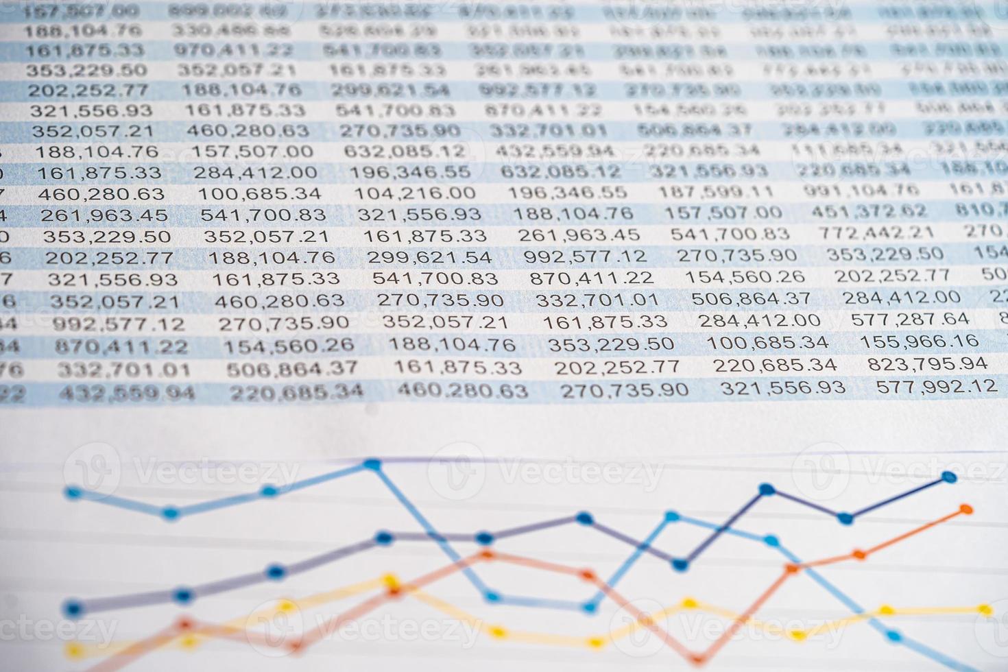 Tabellenkalkulation mit Bleistift. Finanzentwicklung, Bankkonto, statistische Investitionen, analytische Forschungsdatenwirtschaft, Handel, Büroberichtsgeschäftskonzept. foto