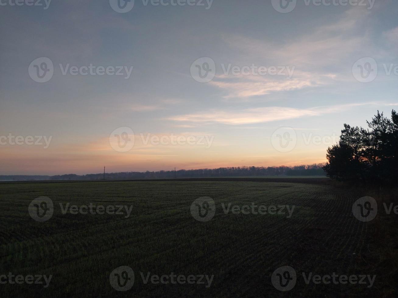 Morgen- und Nachtpanorama der Morgendämmerung foto