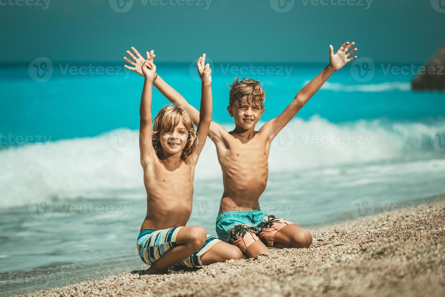 kinderspaß am strand foto