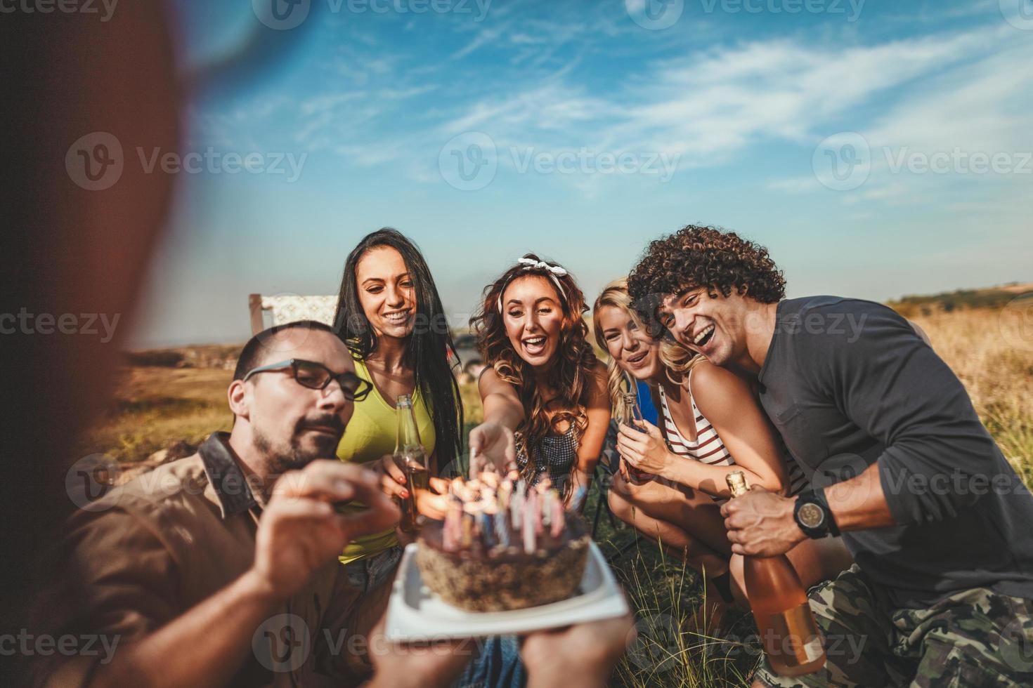 Geburtstagsfeier in der Natur foto