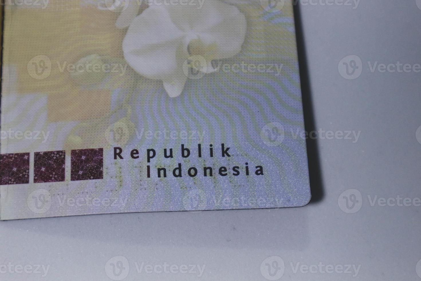 jakarta, indonesien im oktober 2022. innere seite der republik indonesischer grüner pass. foto