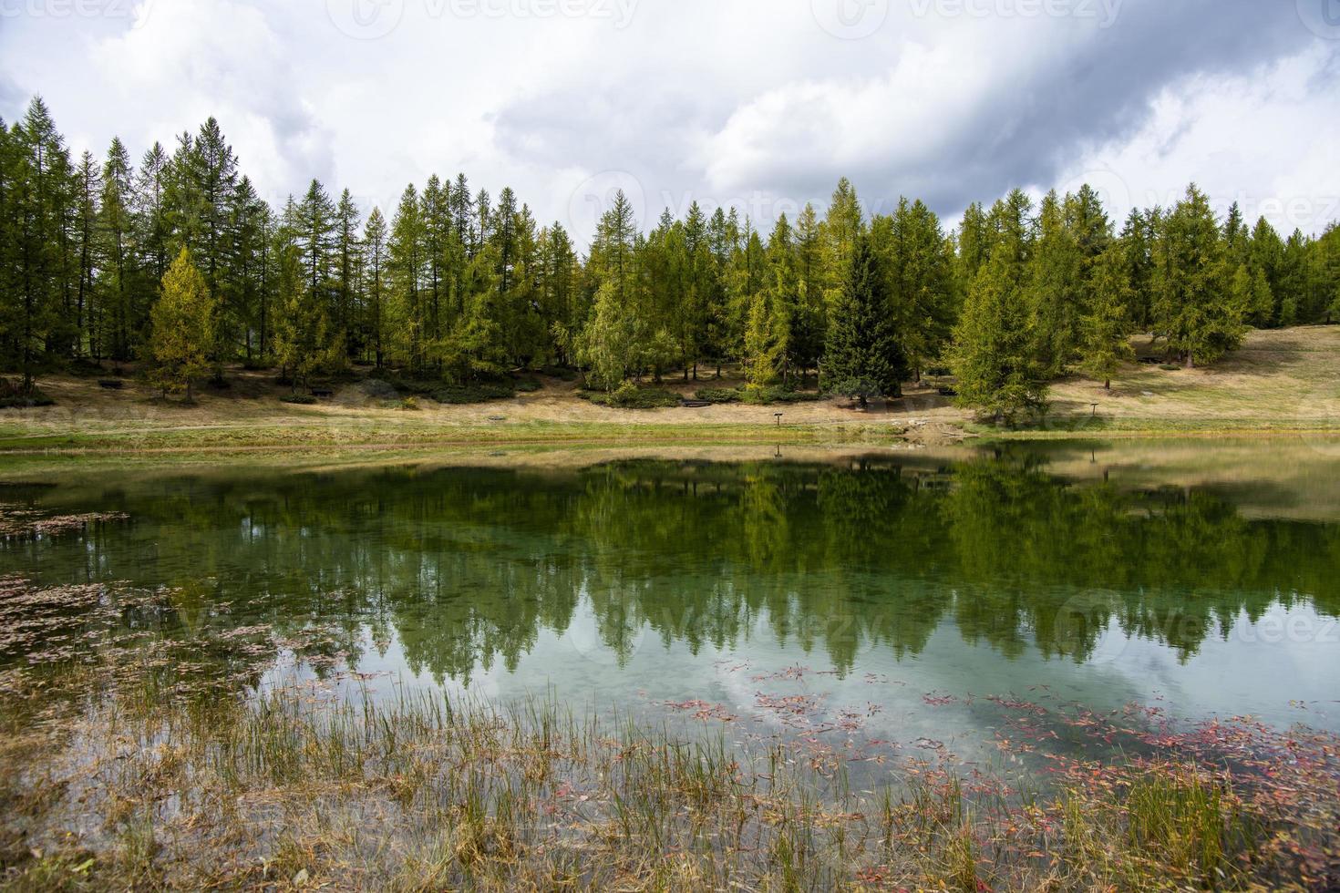 Lake Lod in der Bergstadt Gämse Aostatal Italien foto