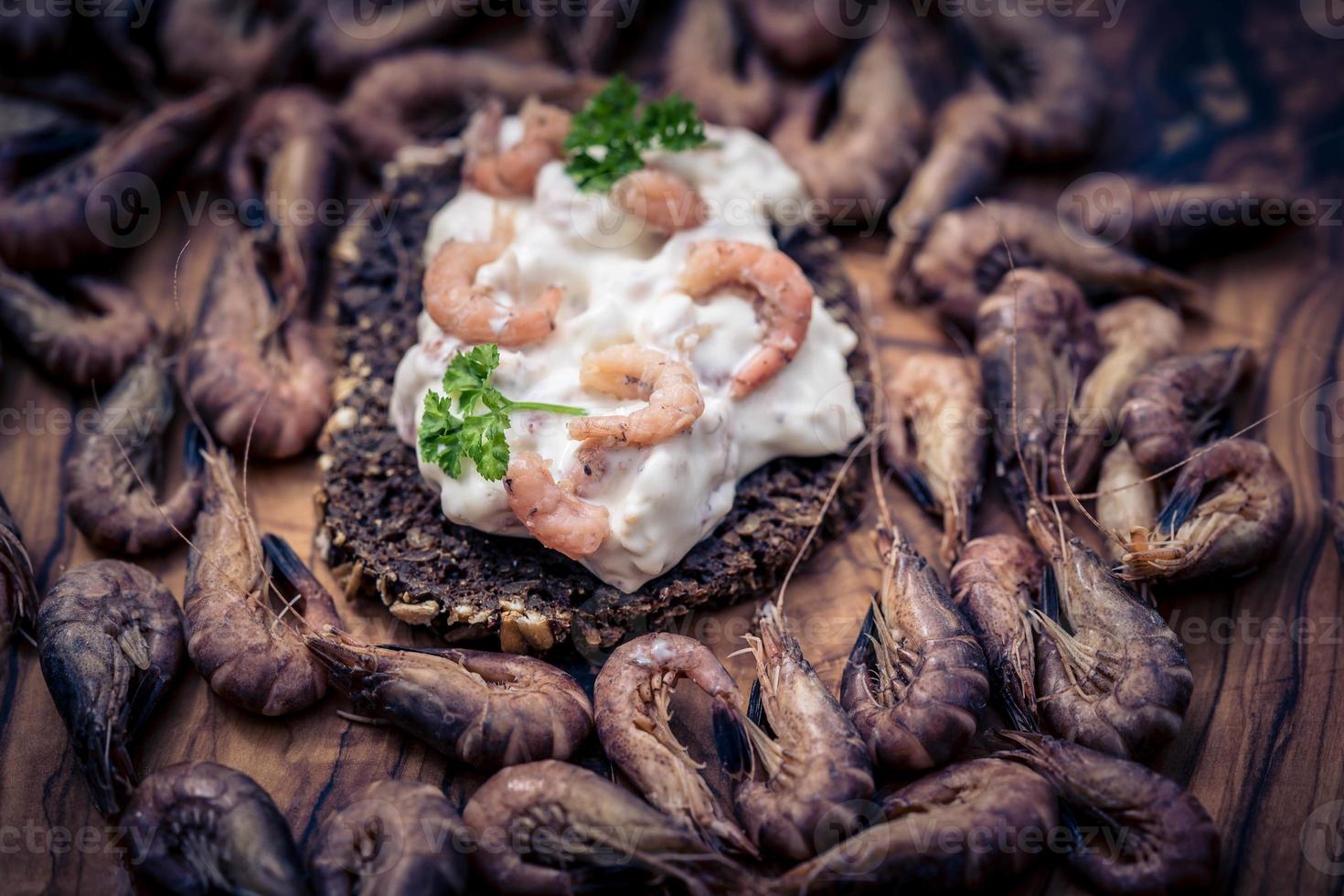 Salat mit frischen Nordseekrabben foto