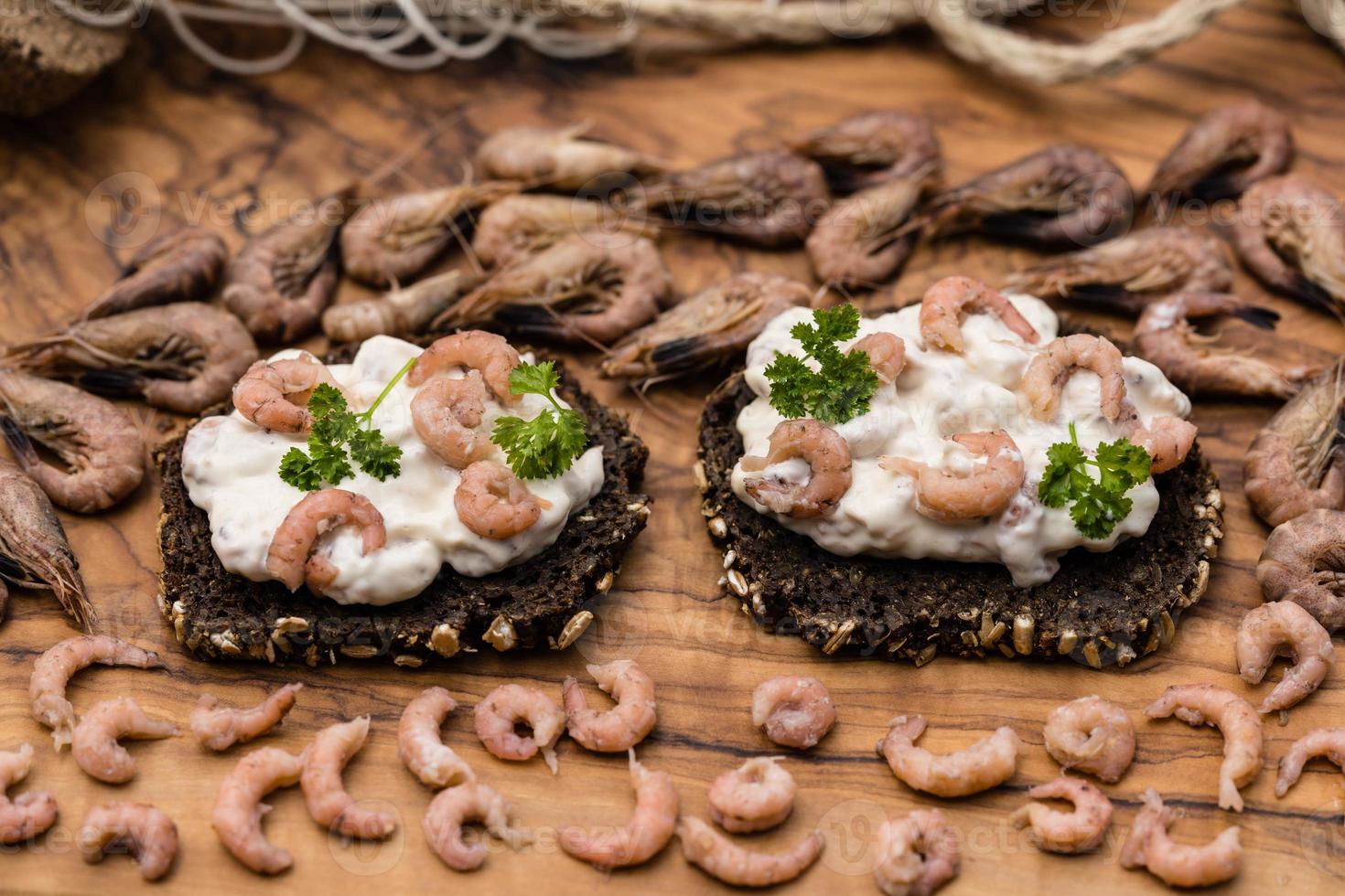 Salat mit frischen Nordseekrabben foto