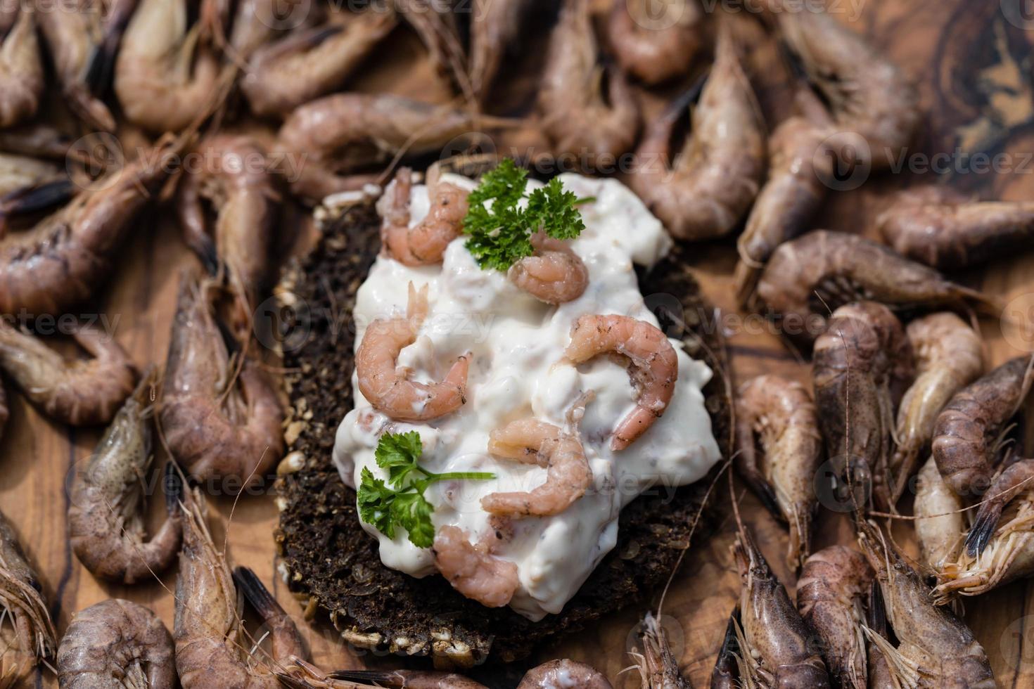 Salat mit frischen Nordseekrabben foto