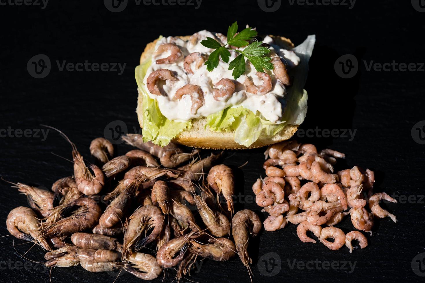 Salat mit frischen Nordseekrabben foto