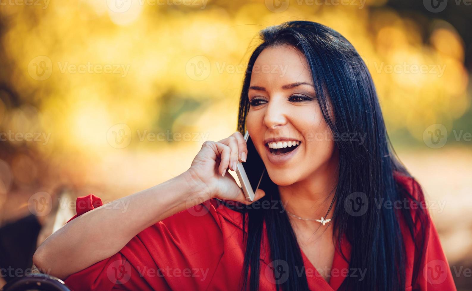 gute Nachrichten am Telefon foto