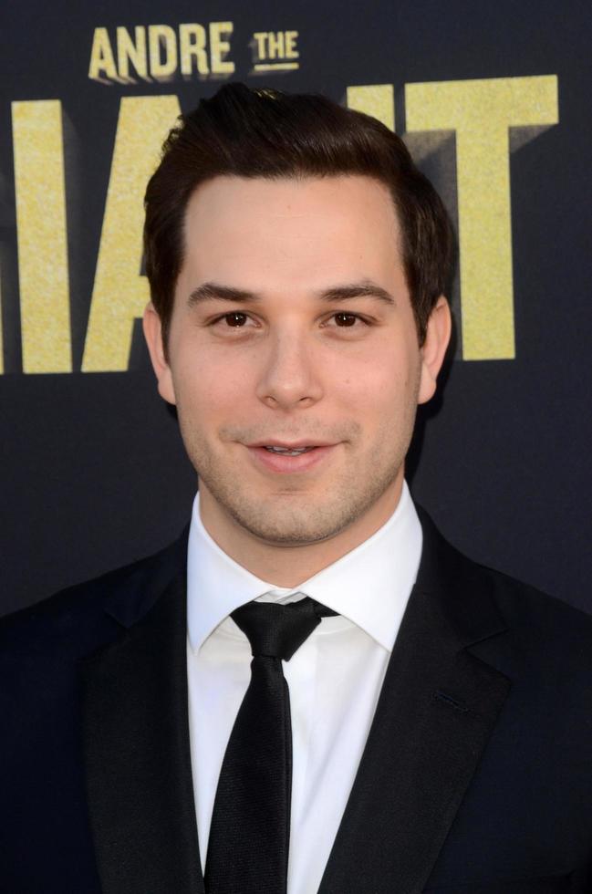 los angeles - 29. feb - skylar astin bei der andre the giant hbo-premiere im cinerama dome am 29. februar 2018 in los angeles, ca foto