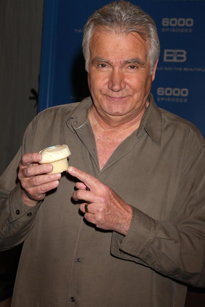 los angeles, 7. feb - john mccook bei der feier der 6000. show in the bold and the beautiful bei cbs tv city am 7. februar 2011 in los angeles, ca foto