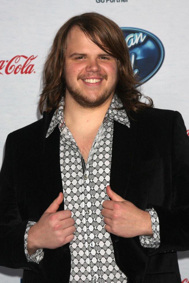 los angeles, feb 20 - caleb johnson auf der finalistenparty von american idol 13 im fig and olive am 20. februar 2014 in west hollywood, ca foto