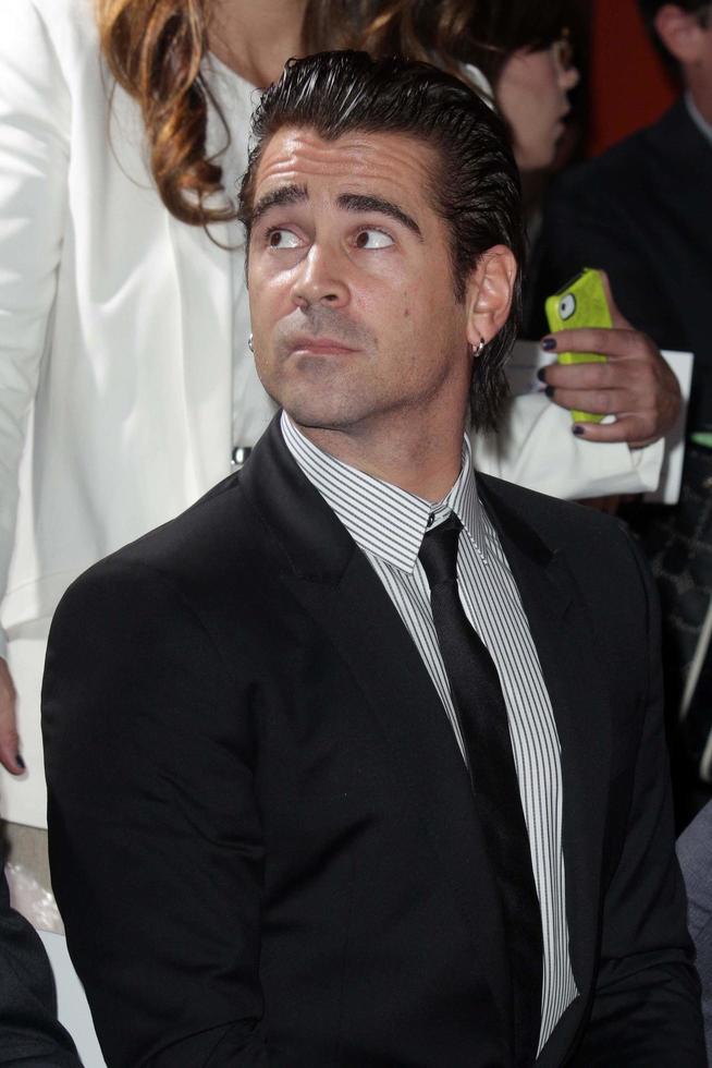 los angeles, 7. nov. - colin farrel bei der emma thompson hand- und fußabdruckzeremonie im tcl chinese theater am 7. november 2013 in los angeles, ca foto