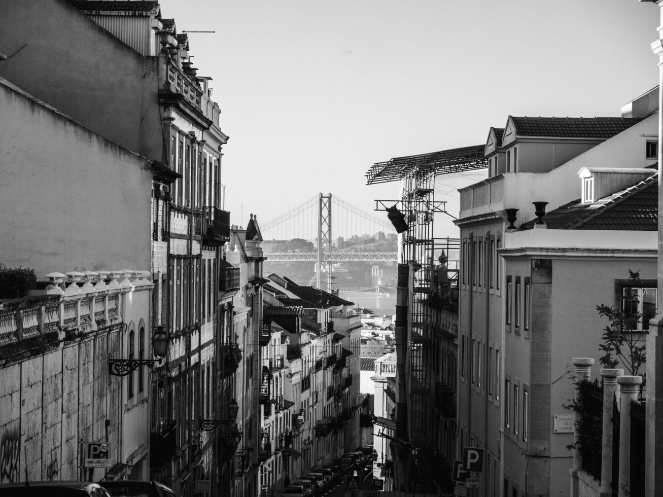 Graustufenfoto von Lissabon, Portugal foto