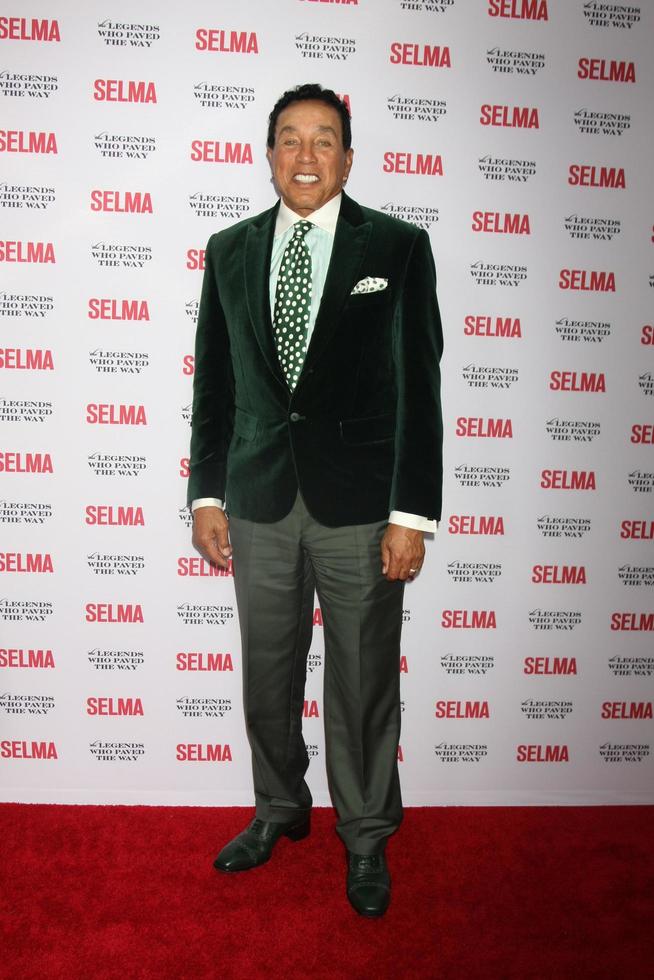 santa barbara, 6. dezember - smokey robinson im selma and legends who ebnete den weg gala im bacara resort and spa am 6. dezember 2014 in goleta, ca foto