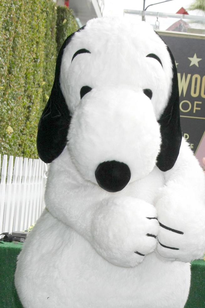 los angeles, nov 2 - snoopy bei der snoopy hollywood walk of fame zeremonie auf dem hollywood walk of fame am 2. november 2015 in los angeles, ca foto