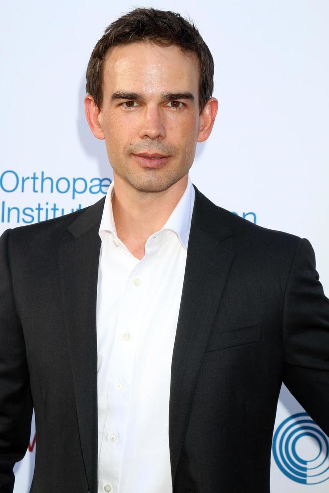 los angeles, 18. juni - christopher gorham am stand für kindergala auf dem lot der fox studios des 20. jahrhunderts am 18. juni 2016 in century city, ca foto