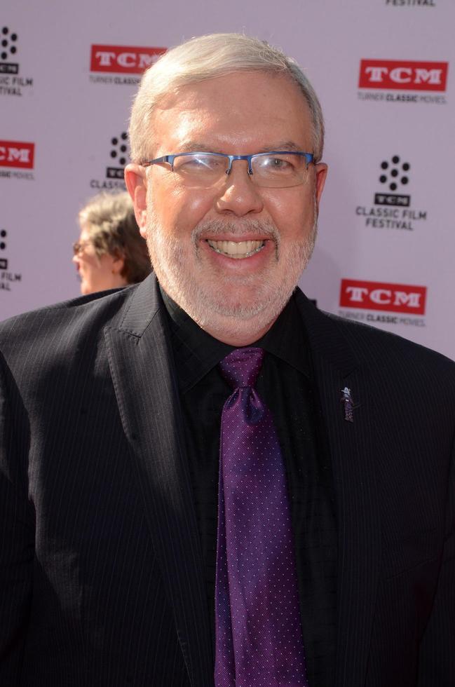 los angeles, 28. april - leonard maltin beim tcm classic film festival eröffnungsabend roter teppich im tcl chinese theater imax am 28. april 2016 in los angeles, ca foto