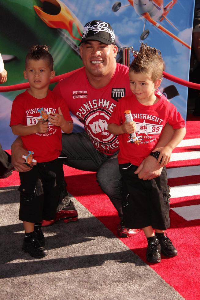 Los Angeles, 5. August - Tito Ortiz kommt am 5. August 2013 zur Weltpremiere des Flugzeugs im El Capitan in Los Angeles, ca foto