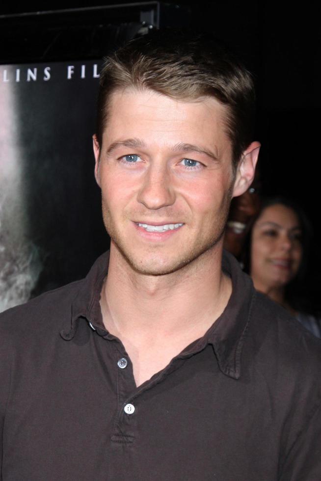 benjamin mckenzie bei der weltpremiere von american identity im samuel goldwyn theater an der academy of motion picture arts and sciences in beverly hill, ca. am 25. märz 2009 foto