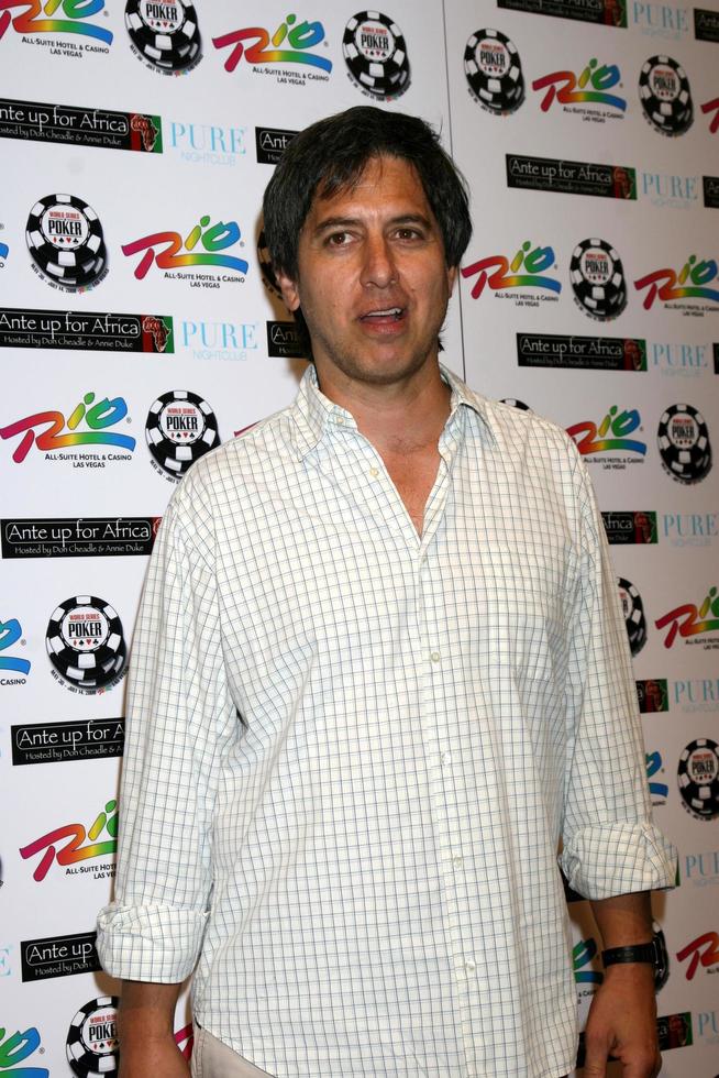 ray romano bei der ante up for africa poker turnier bei der world series of poker 2008 im rio all-suite hotel und casino in las vegas, nv 2. juli 2008 2008 kathy hutchins hutchins foto