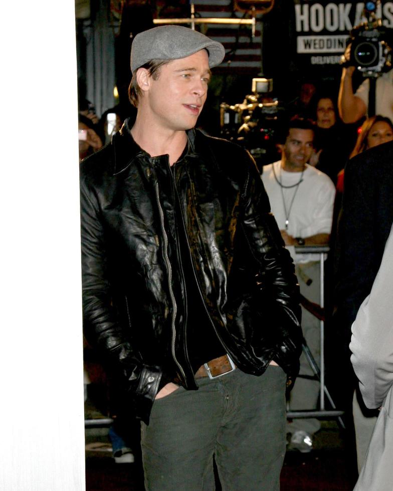 brad pitt beowulf premiere mann s village theater los angeles, ca. 5. november 2007 ©2007 kathy hutchins hutchins photo foto