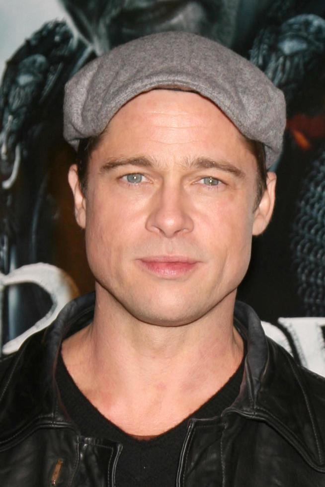 brad pitt und angelina jolie beowulf premiere mann s village theater los angeles, ca. 5. november 2007 ©2007 kathy hutchins hutchins photo foto