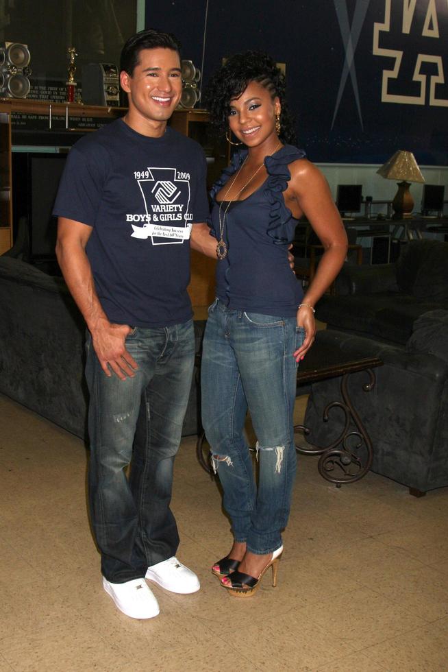 Mario Lopez und Ashanti im Boys and Girls Club von Los Angeles, ca. am 28. August 2009 ©2009 Kathy Hutchins Hutchins Foto