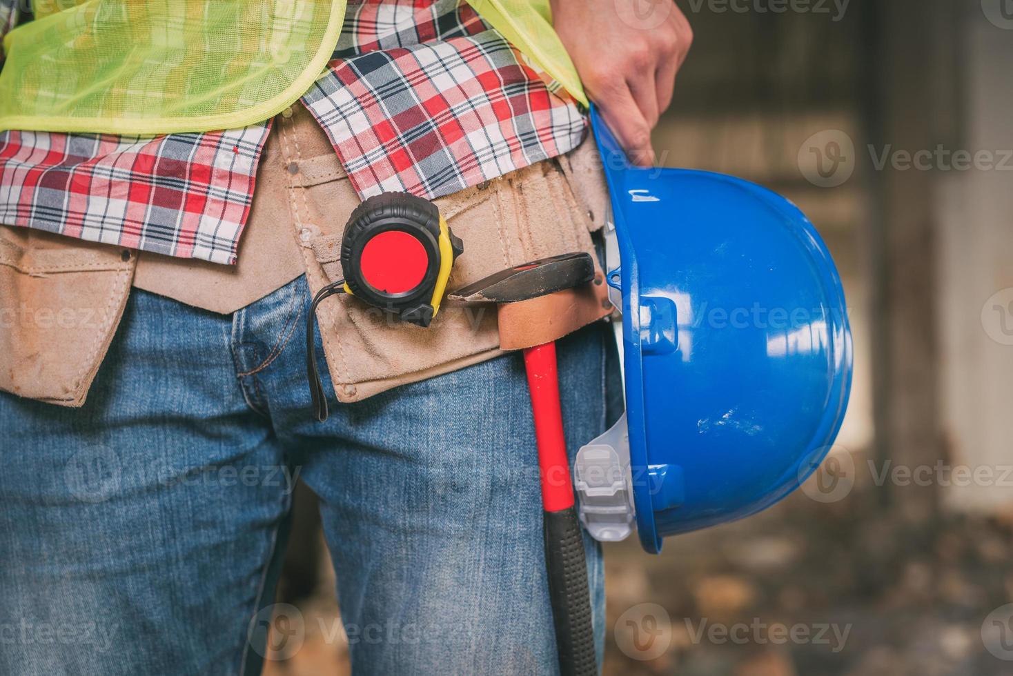 Elektriker auf der Baustelle foto