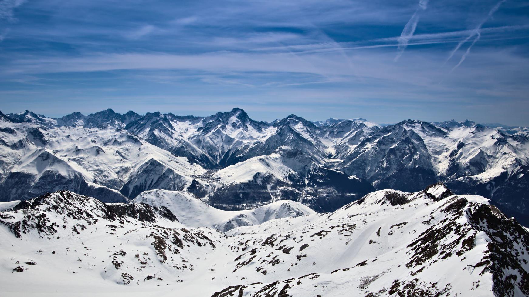 schneebedeckte Berge in Frankreich foto