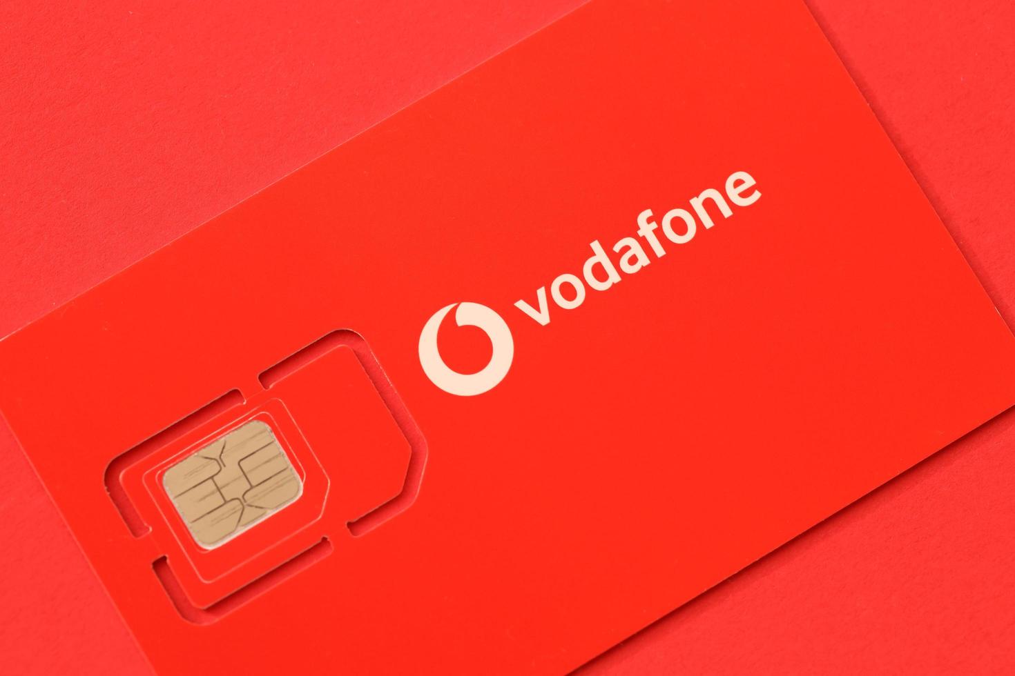 ternopil, ukraine - 5. juli 2022 vodafone power sim mobile card von vodafone group plc - britisches multinationales telekommunikationsunternehmen, das netze in 22 ländern betreibt foto