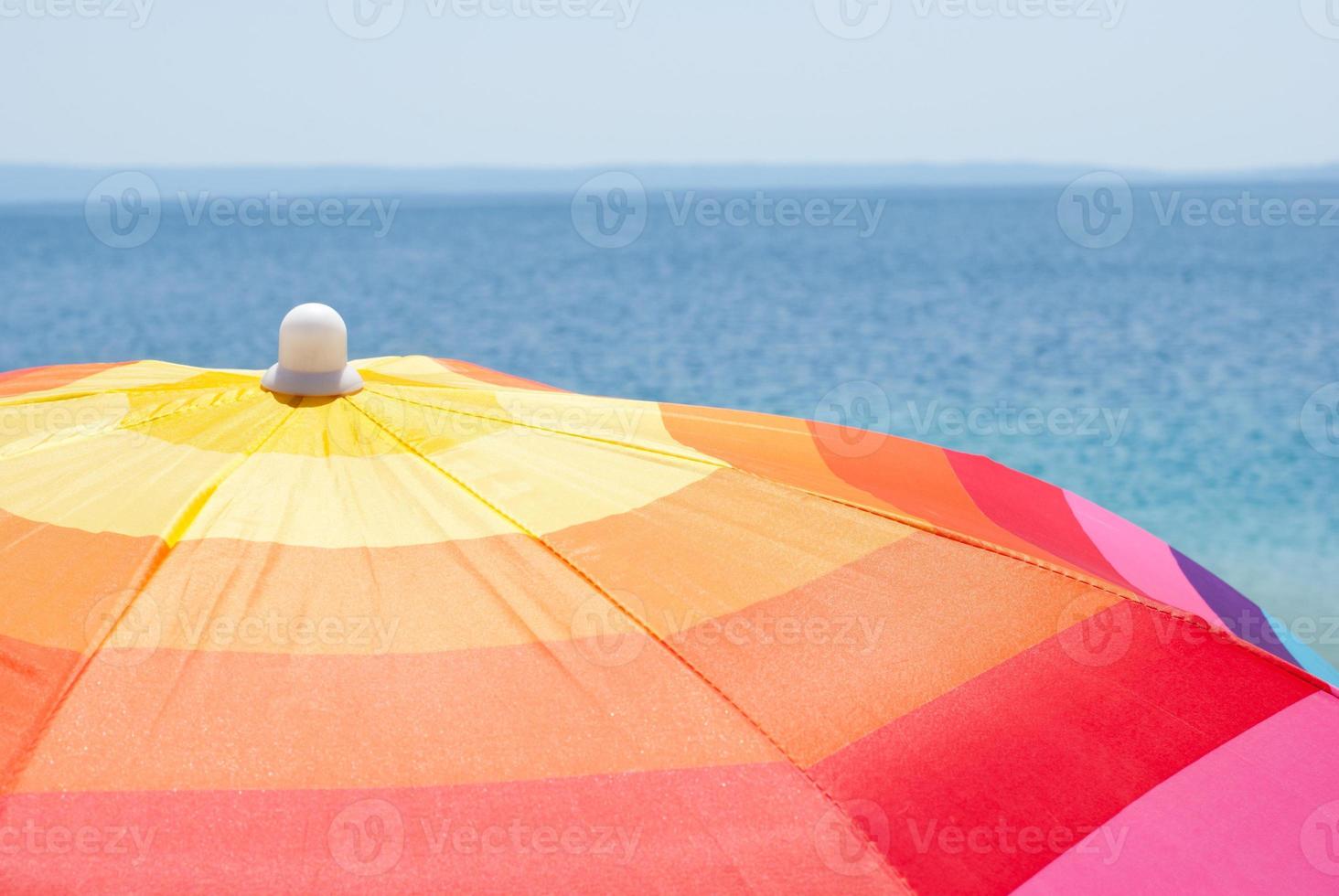 Sonnenschirm am Strand foto