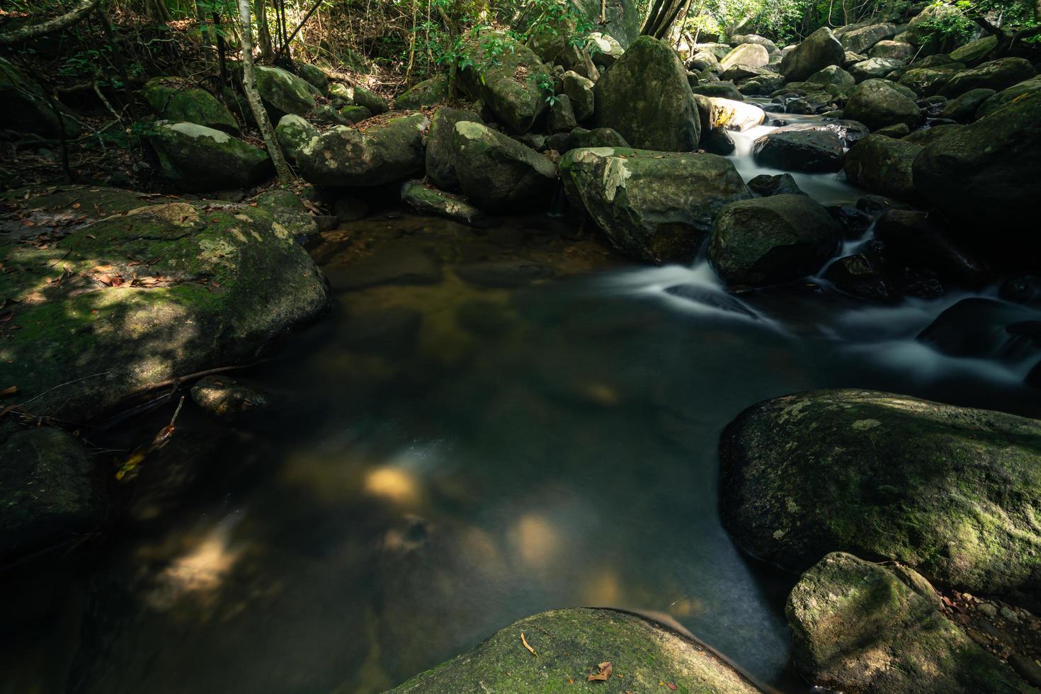 Naturlandschaft am Khlong Pla Kang Wasserfall foto