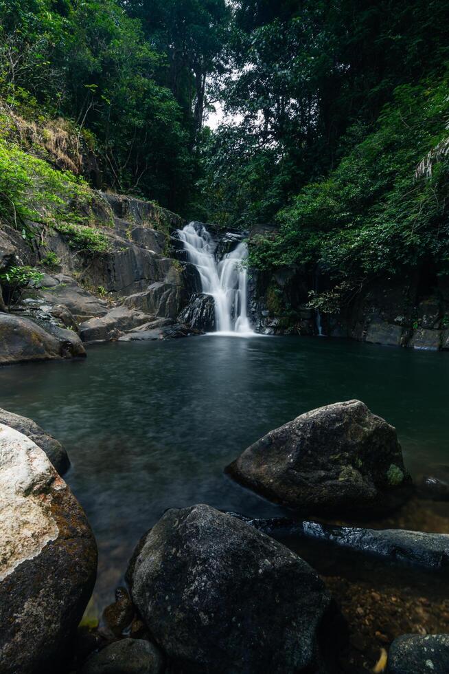 khlong pla kang wasserfall in thailand foto