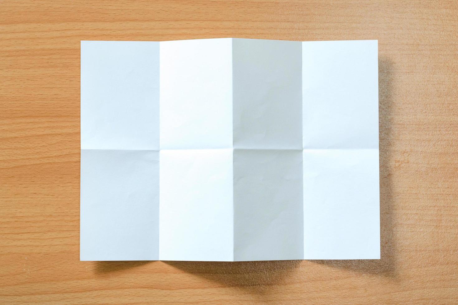 isolierter weißer Papierhintergrund foto