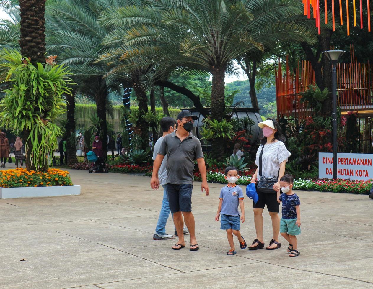 Jakarta, Indonesien im August 2022. Besucher, die Flora und Fauna lieben, besuchen die Ausstellung Flona 2022 auf dem Banteng-Feld im Zentrum von Jakarta. foto