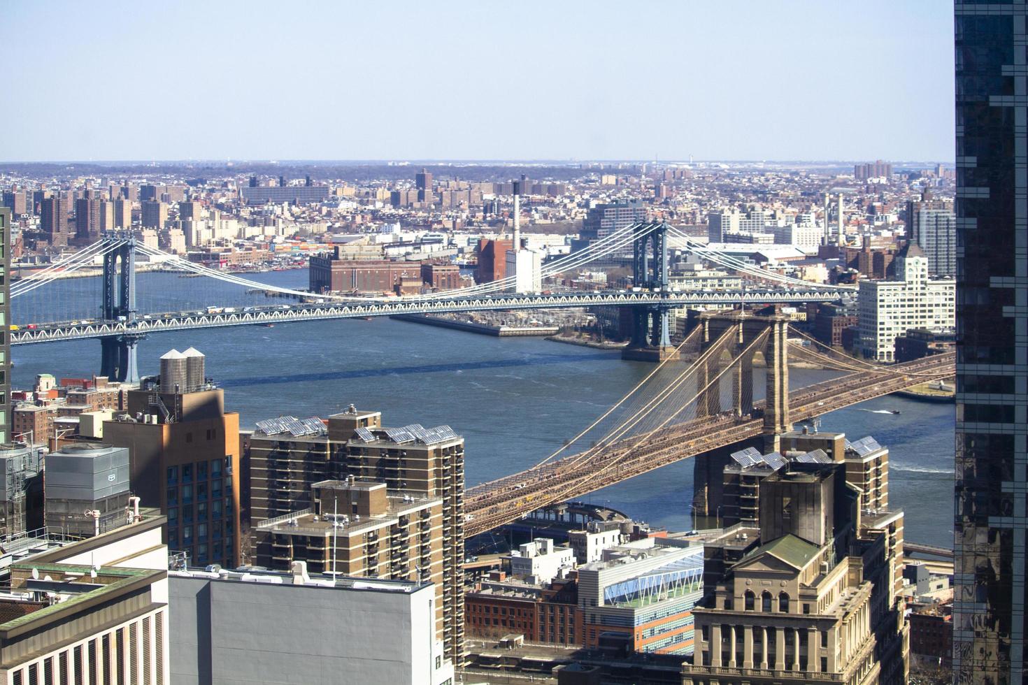 Brooklyn, NY, 2020 - Luftaufnahme von Brücken und Stadt foto