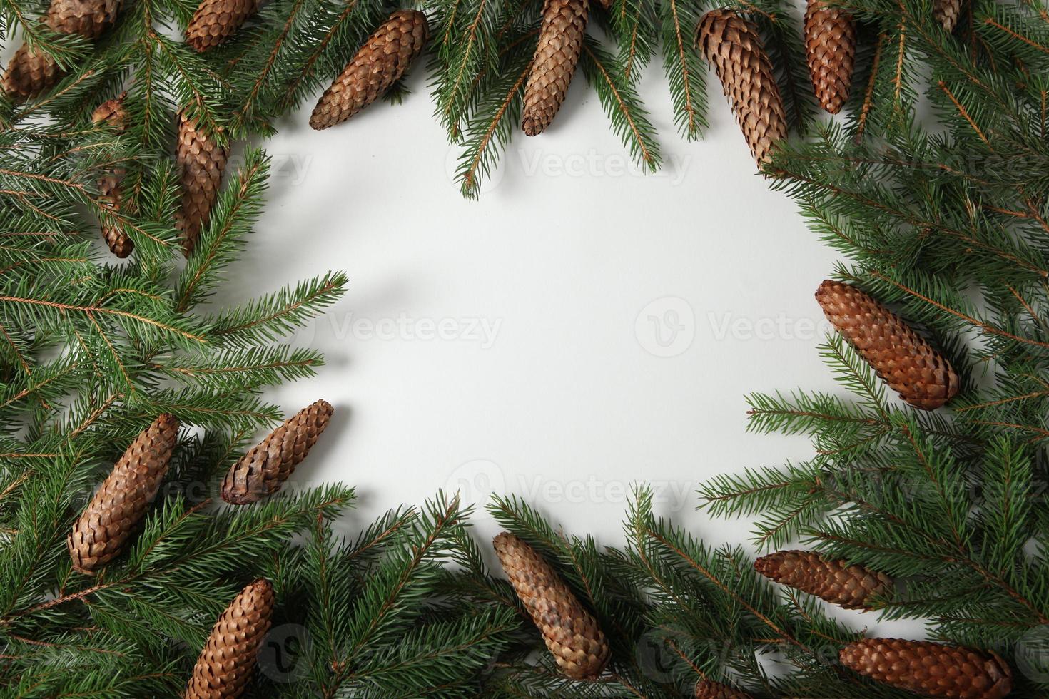 Frohe Weihnachten und ein glückliches Neues Jahr. ein neujahrshintergrund mit neujahrsdekorationen. Neujahrskarte. foto