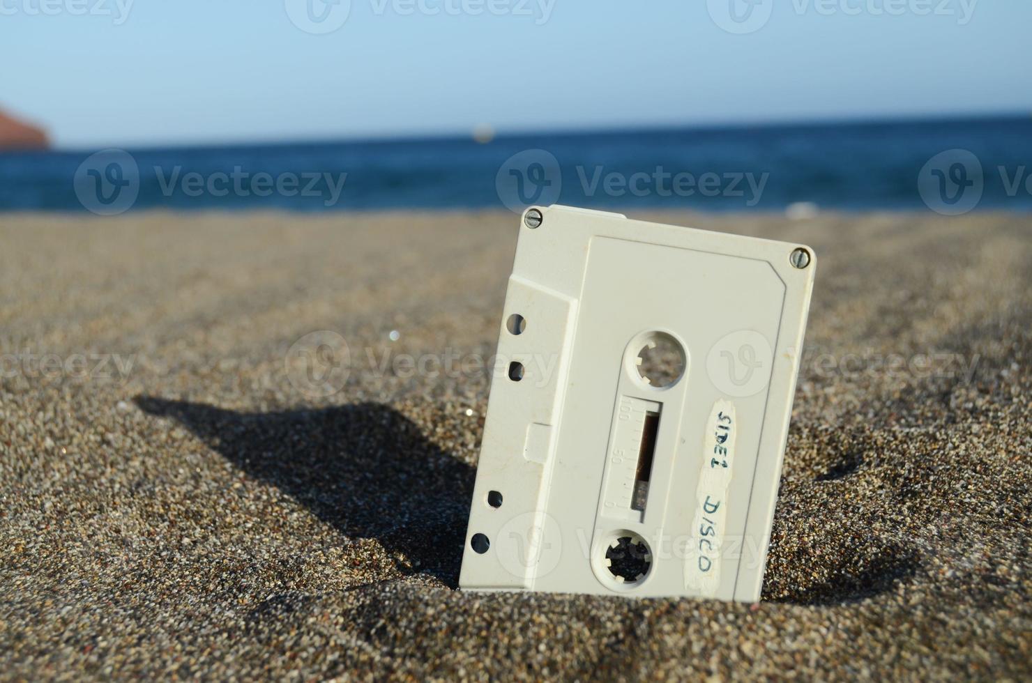 Klebeband im Sand foto