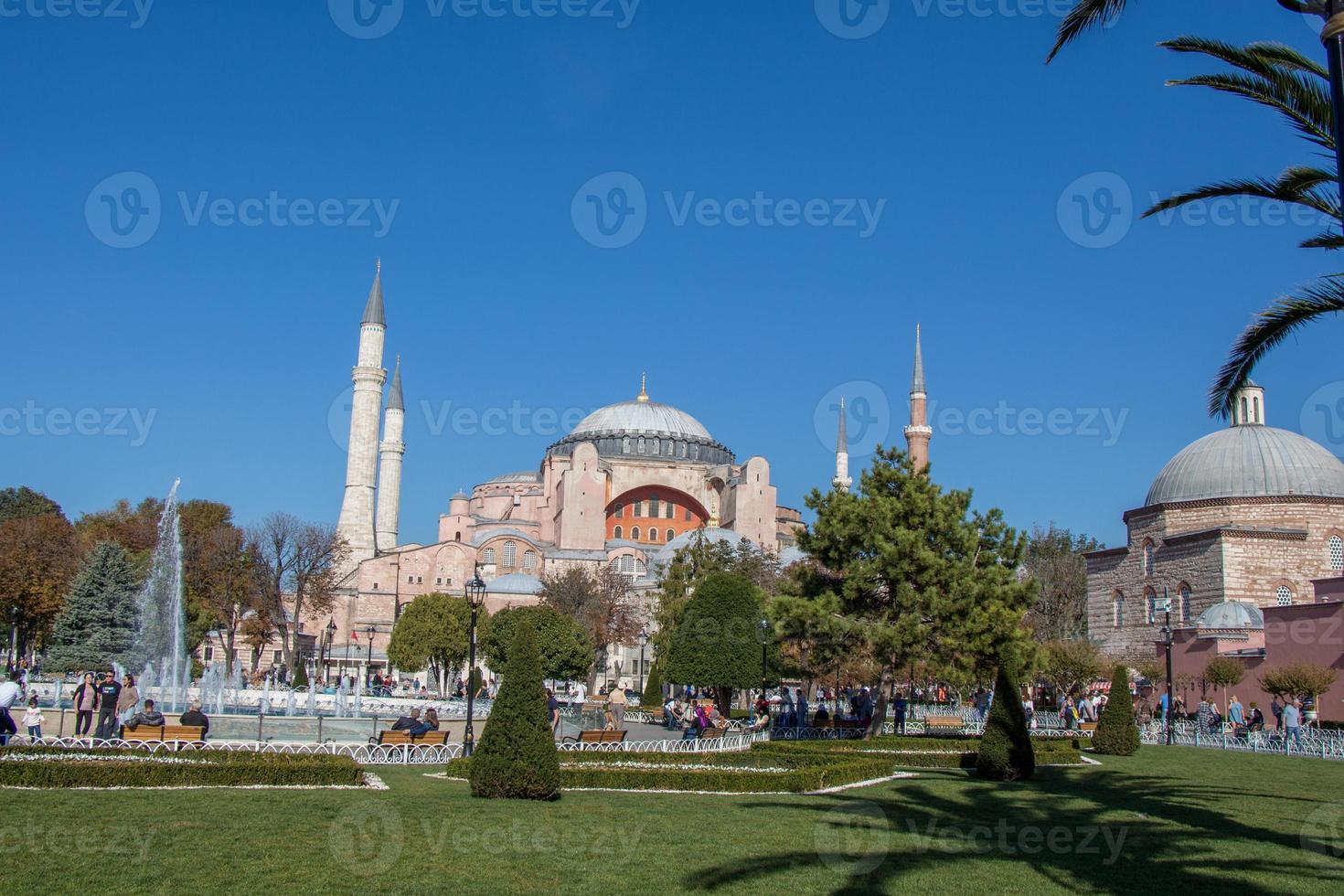 Moschee Minarett im osmanischen türkischen Stil als religiöse muslimische Tempelarchitektur foto