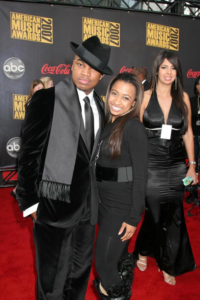 ne-yo und date american music awards 2007 nokia theater los angeles, ca. 18. november 2007 2007 foto