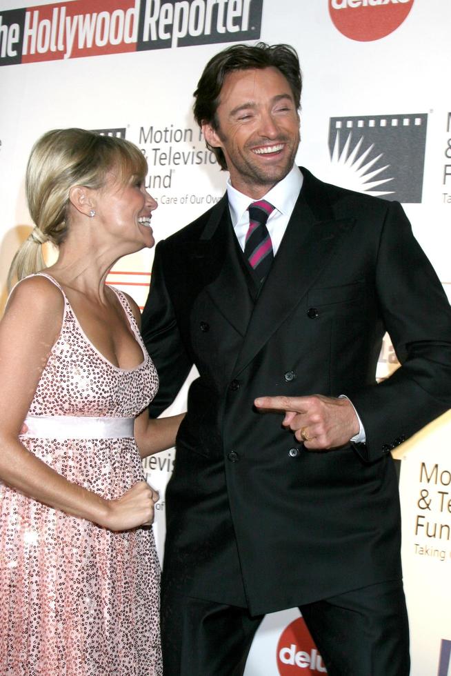 Hugh Jackman und Kristin Chenoweth erreichen am 8. November 2008 in den Sony Studios in Culver City, Kalifornien, eine schöne Romanze zugunsten der Film- und Fernsehfonds foto