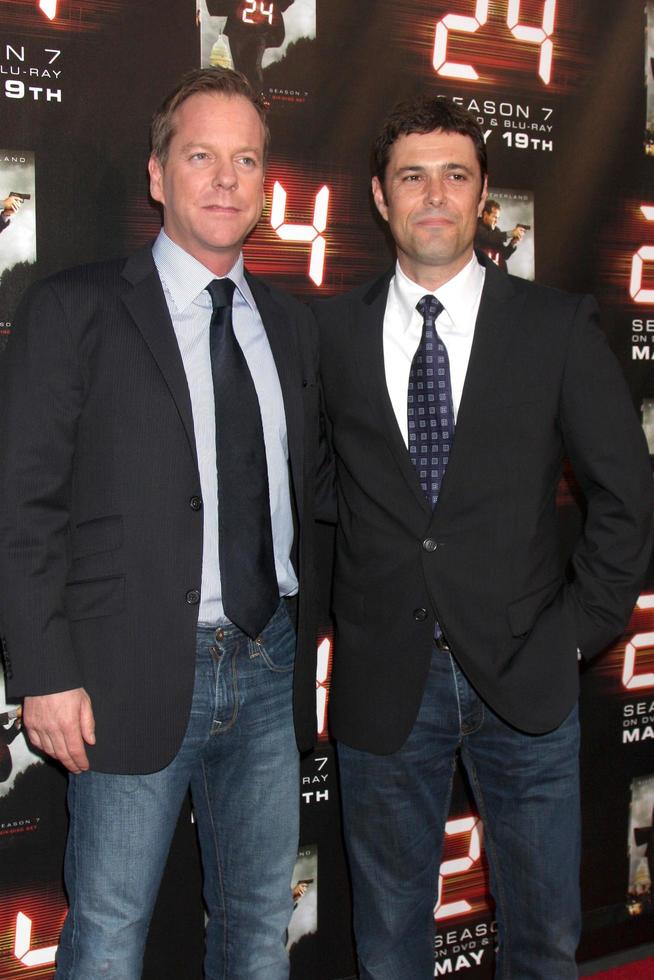 Kiefer Sutherland und Carlos Bernard kommen am 12. Mai 2009 im Wadworth Theater in Westwood, Kalifornien, zum 24. Staffelfinale, das die DVD-Veröffentlichung von Staffel 8 und Staffel 7 vorführt foto
