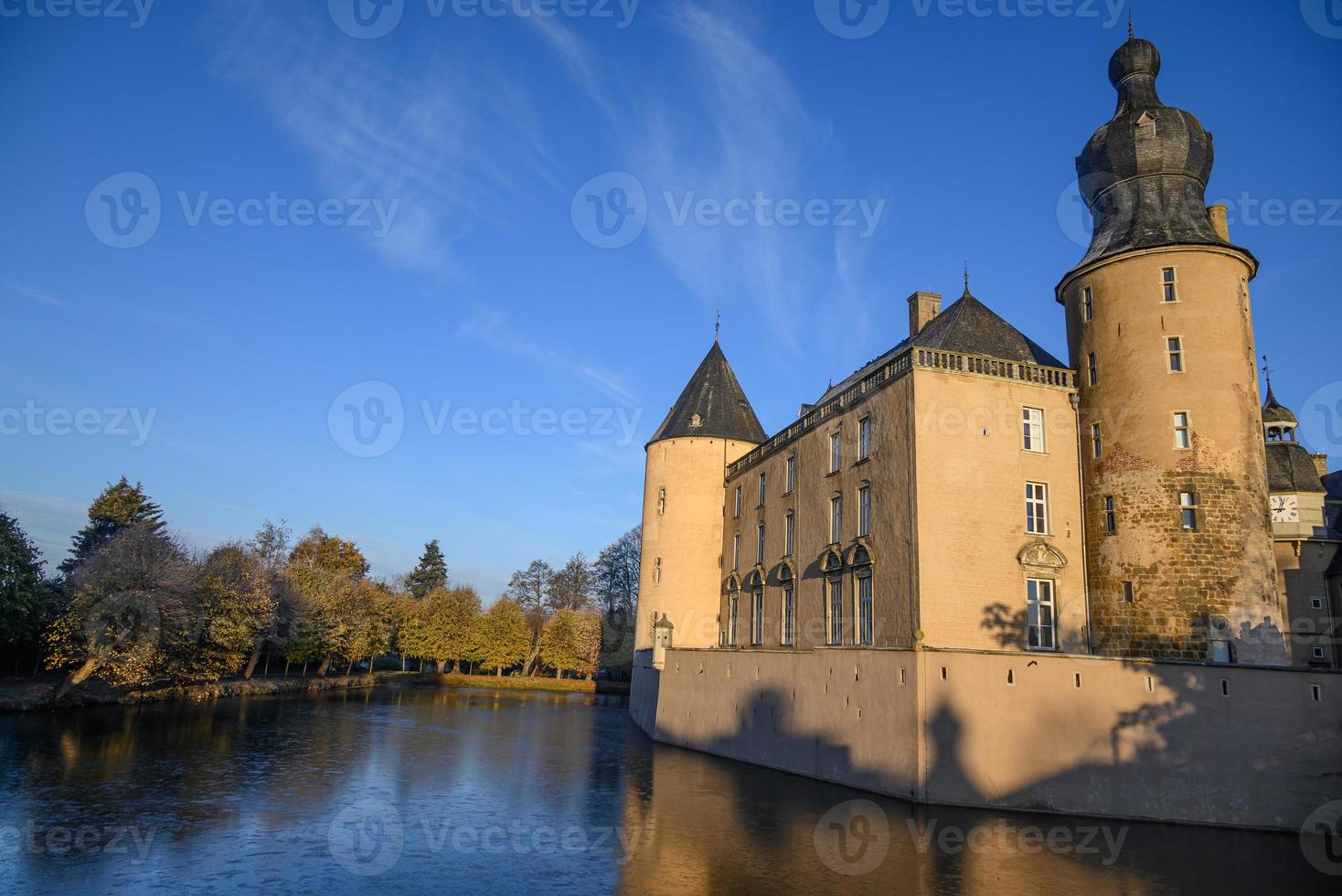Herbst auf einem Schloss in Westfalen foto