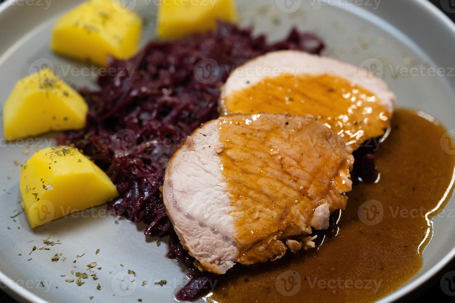 Duroc Schweinerippchen mit Kräutern und Gewürzen foto