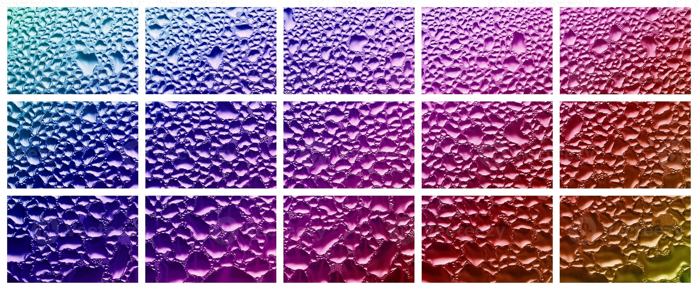 eine Collage aus vielen verschiedenen Glassplittern, verziert mit Regentropfen aus dem Kondensat. Regenbogenfarben foto