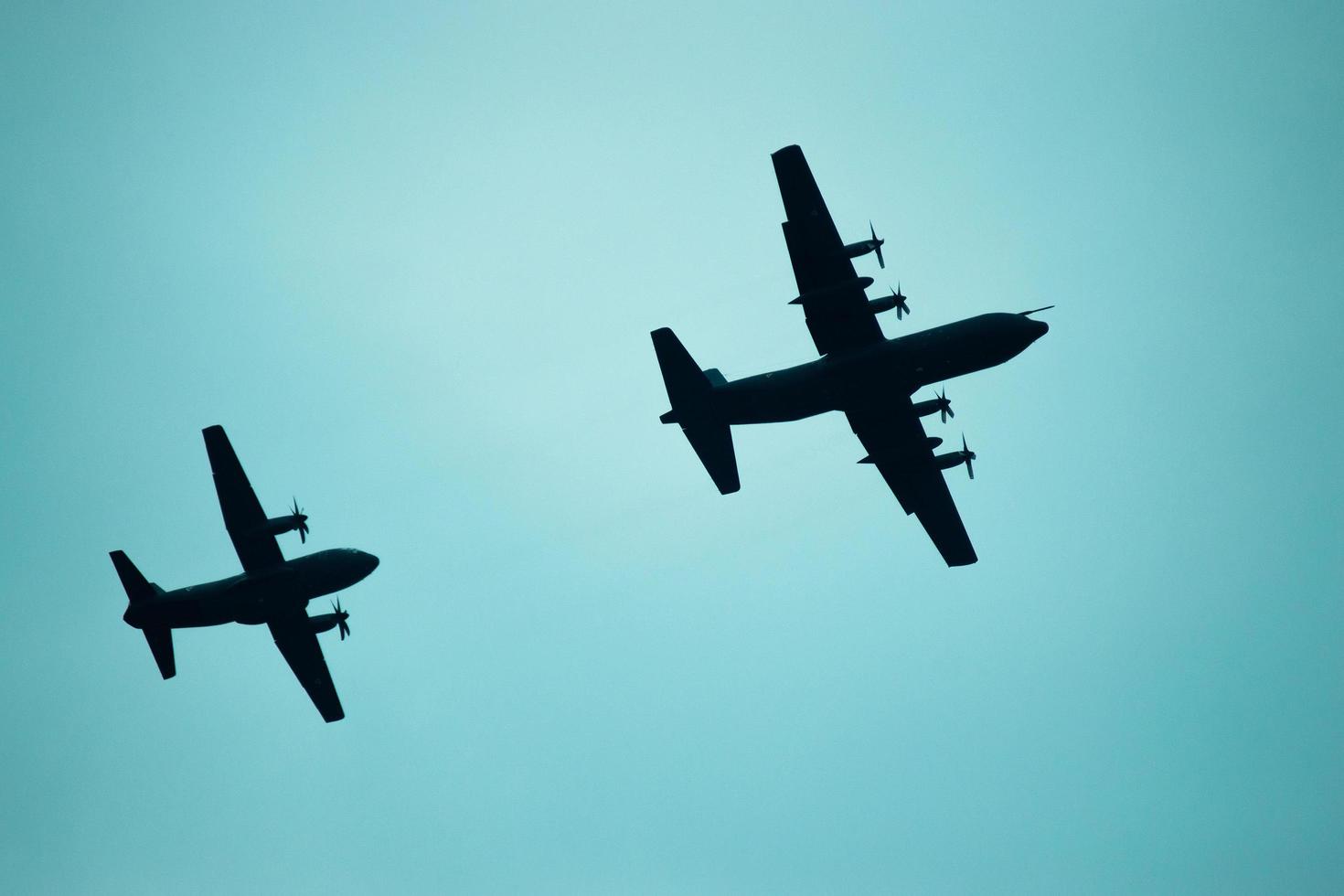 Lufttraining von Flugzeugen am Himmel foto