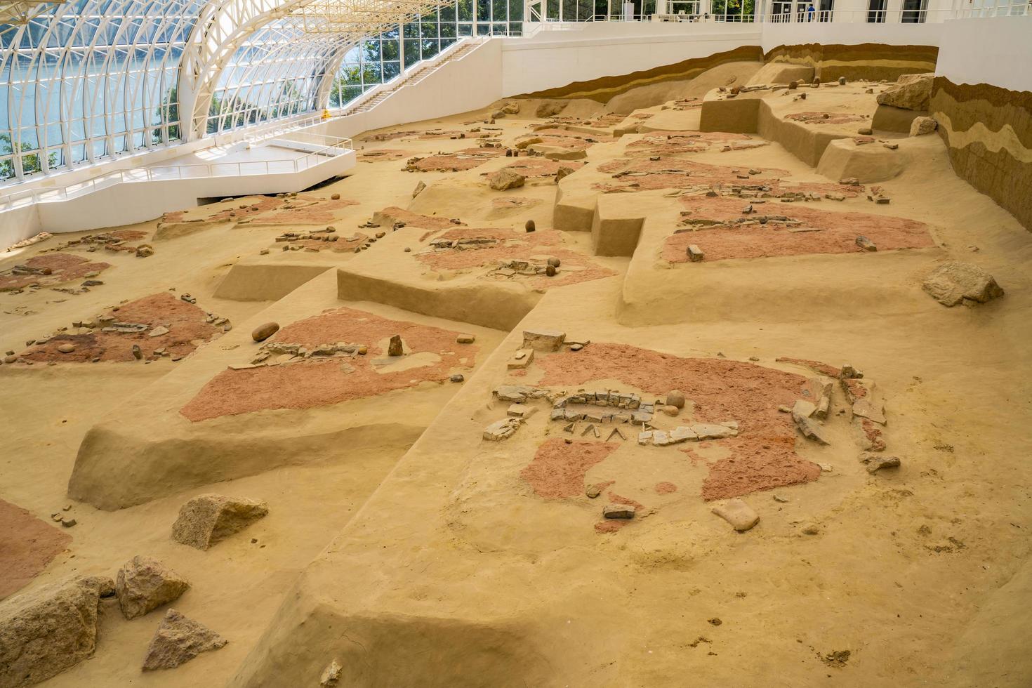 boljetin, serbien, 2021 - detail aus dem museum von lepenski vir in serbien. Es ist eine wichtige archäologische Stätte der mesolithischen Eisentorkultur des Balkans. foto