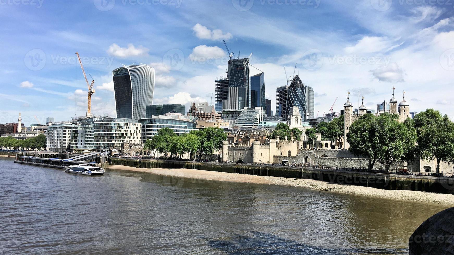 ein blick auf die themse in der nähe von westminster foto